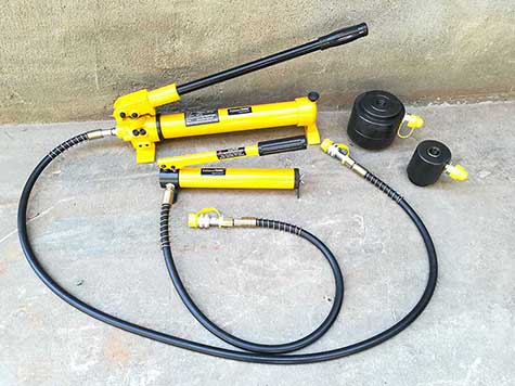 Comparation of big and small hydraulic hole punch tools